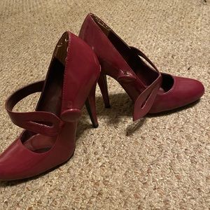 Twentyone brand maroon colored heels